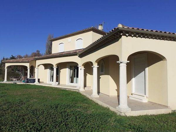 Fabrication de gouttières en aluminium Arles dans les Bouches du Rhône