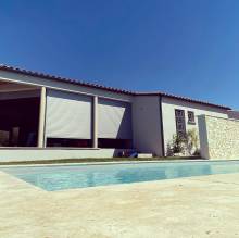 Pose de gouttière de forme de forme trapèze au design contemporain Dal'alu et de couvertine en gris anthracite à Caveirac