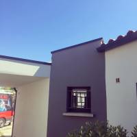 Pose de gouttière de forme de forme trapèze au design contemporain Dal'alu et de couvertine en gris anthracite à Caveirac