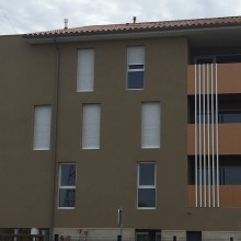 Pose de gouttière aluminium de forme Évolution 325 À Saint-Martin de Crau Dans les bouches du Rhône.